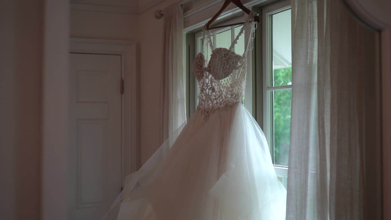 Wedding Dress Bridal Suite White Fluffy Light Silhouette Romantic Corset Detail