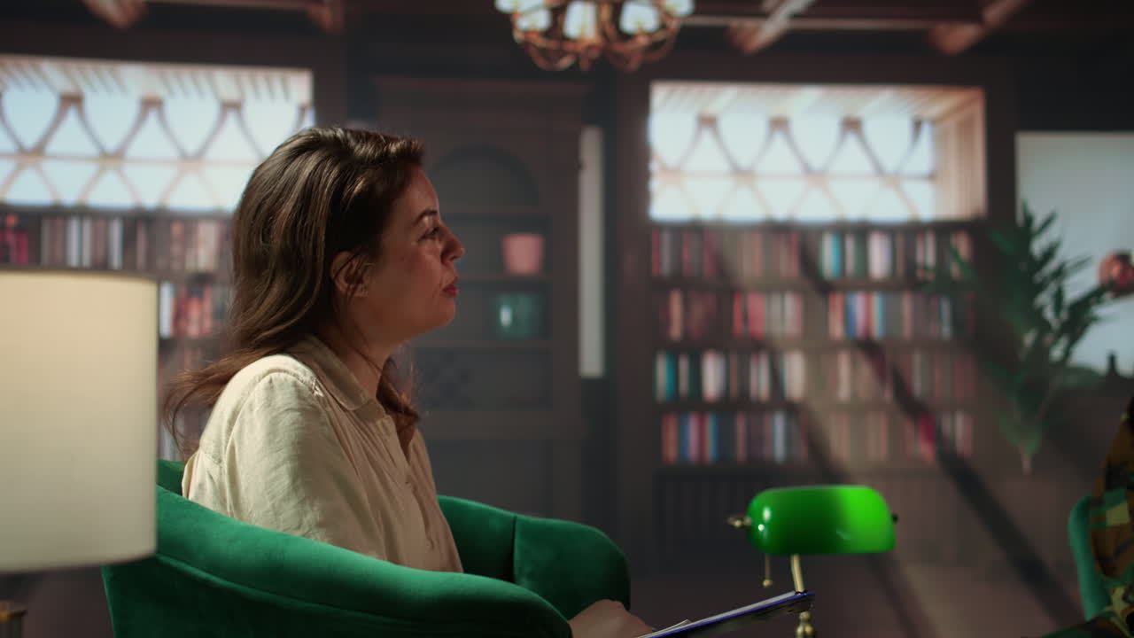 sesión de asesoramiento en un entorno de biblioteca