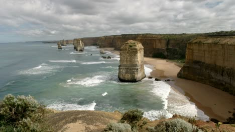 morning wide shot of the twelve apostles on the great ocean road