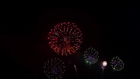 Colorful-Ghost-Shell-Fireworks-Explosion-effects-at-night