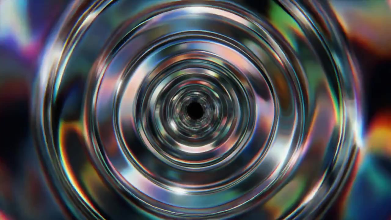 Anelli metallici astratti con riflessi di luce iridescenti