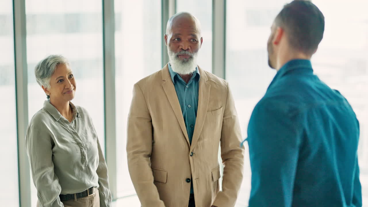 Handshake, welcome and thank you with business