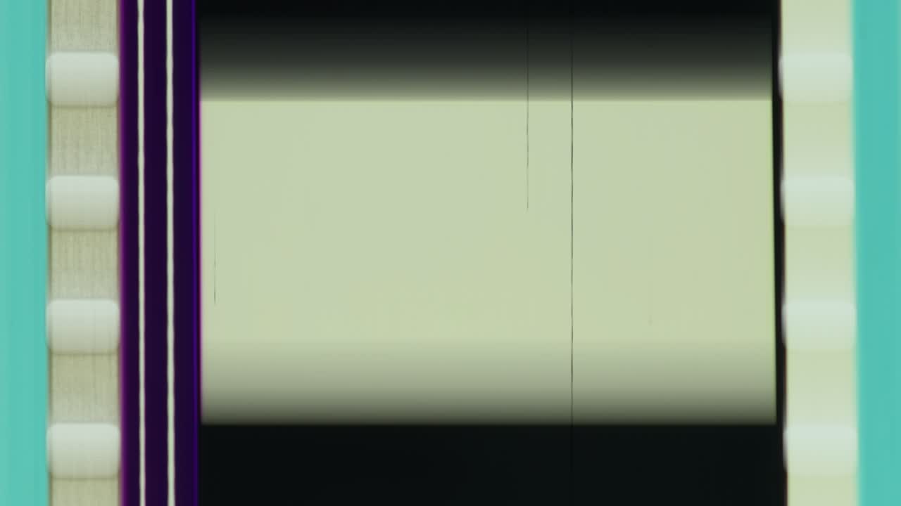 영화 스트립 35mm 릴 시네마 오래된 빈티지  먼지 가장자리 스크래치 4k