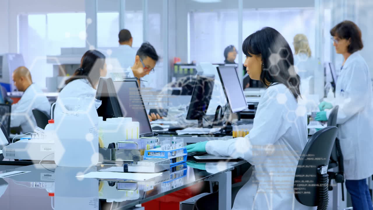 データ処理のアニメーション - 研究室で働く多様な科学者