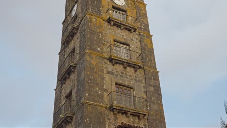 torre del reloj histórica iglesia iglesia de la concepción en san cristóbal de la laguna de tenerife