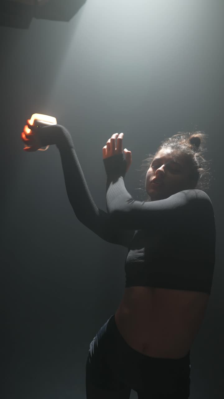 spettacolo di danza contemporanea