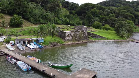 flying towards the old ruïn in colon, panama