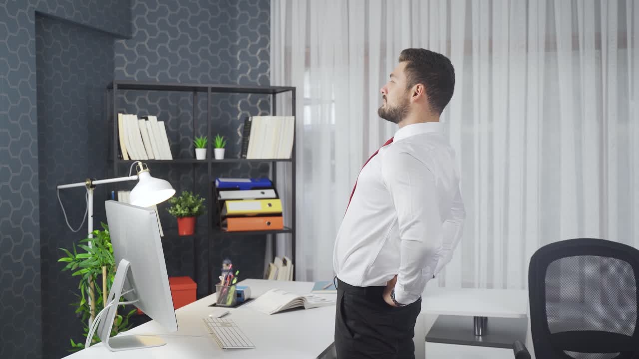 ejercicios que se pueden hacer en la oficina. ejercicios de estiramiento.