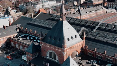 Imágenes-De-Drones-De-La-Estación-Central-De-Copenhague-En-Dinamarca