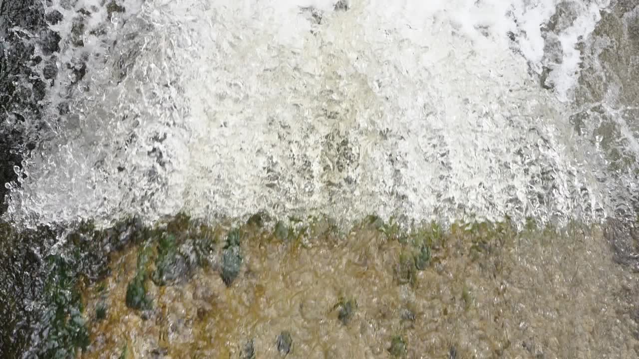 폭우로 물에 잠긴 거리