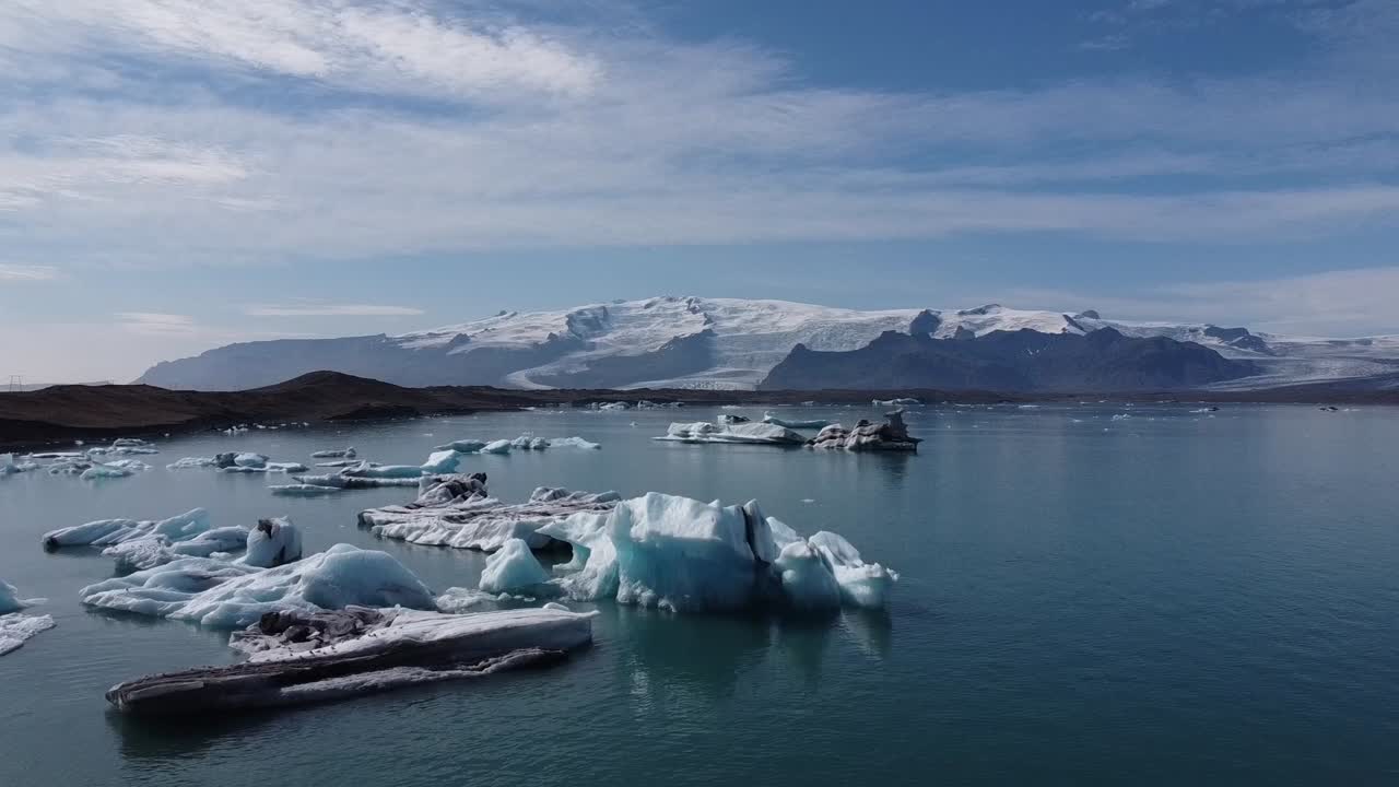 아이슬란드 요쿨살론 빙하 라군에서 빙산이 녹는 지구 온난화