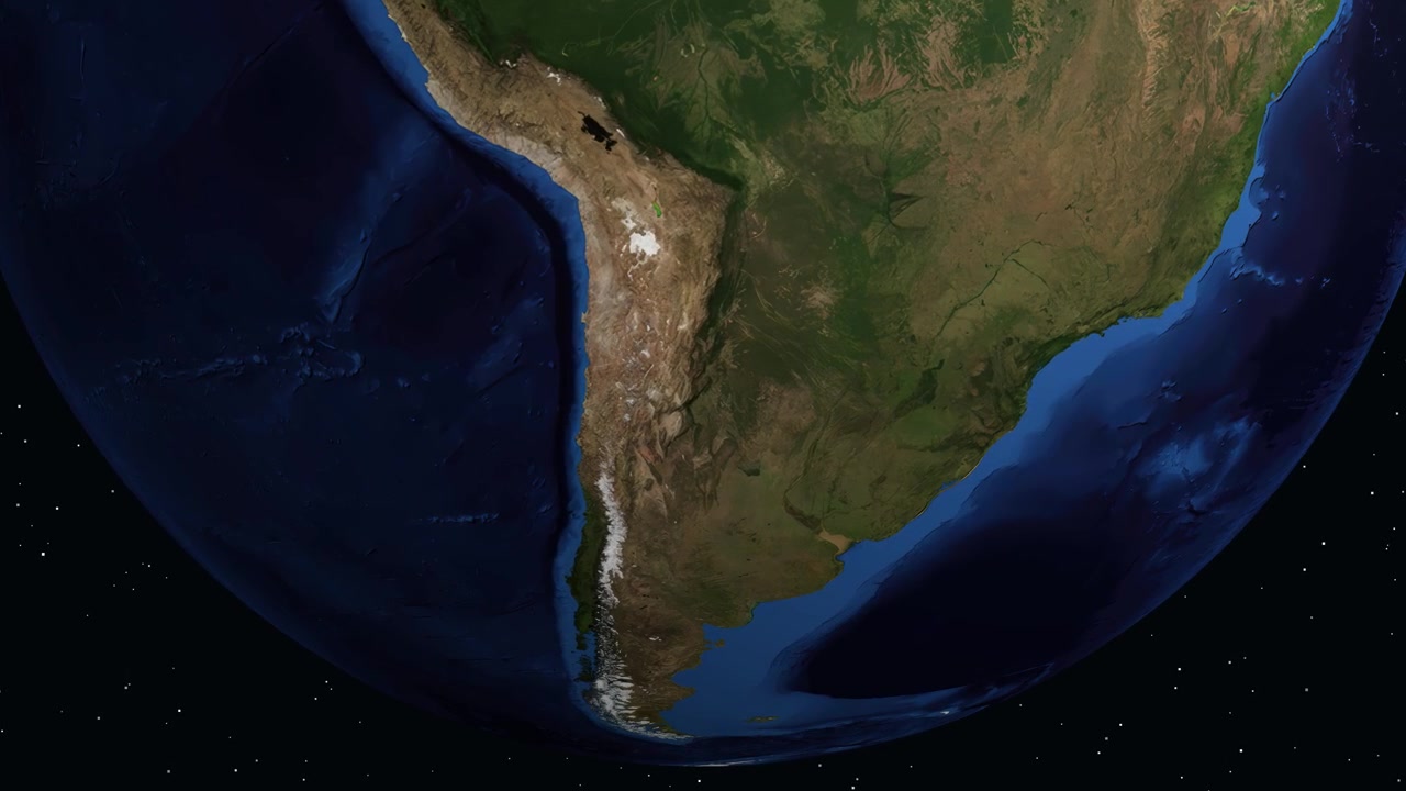 Uma animação digital faz zoom do espaço para a América do Sul, destacando Tucumán, Argentina, com estatísticas populacionais.