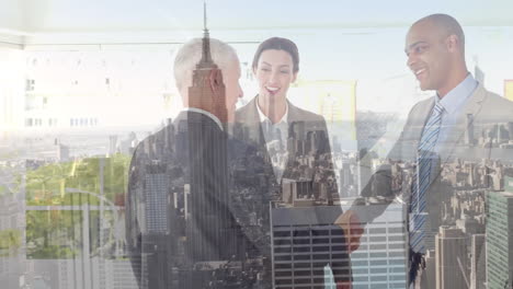 composición digital de diversos empresarios que se dan la mano en la oficina sobre una vista aérea del paisaje urbano