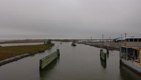 Luftaufnahme-Des-Deiches-Und-Aufräumarbeiten-In-Pointe-Aux-Chêne-Louisiana-Nach-Dem-Hurrikan-Ida