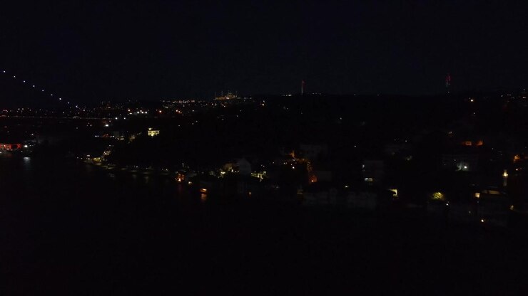 Vista delle case di Kuzguncuk di sera