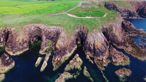 Cliffs-at-sea-in-Southern-Ireland-landscape,-United-Kingdom