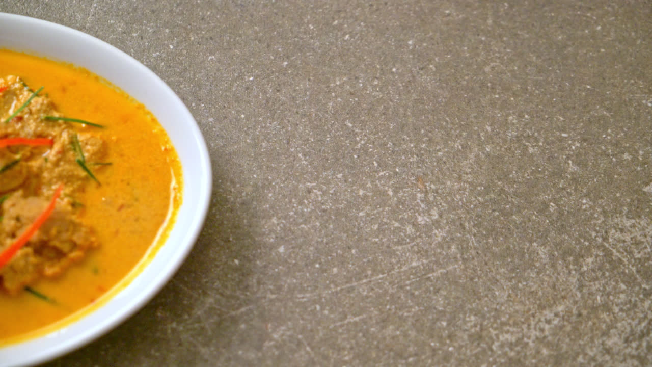 kit de comida tailandesa curry panang con cerdo - estilo de comida tailandesa