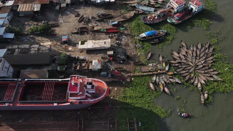 Luft-über-Illegale-Werften-Am-Fluss-Buriganga---Dhaka-Bangladesch