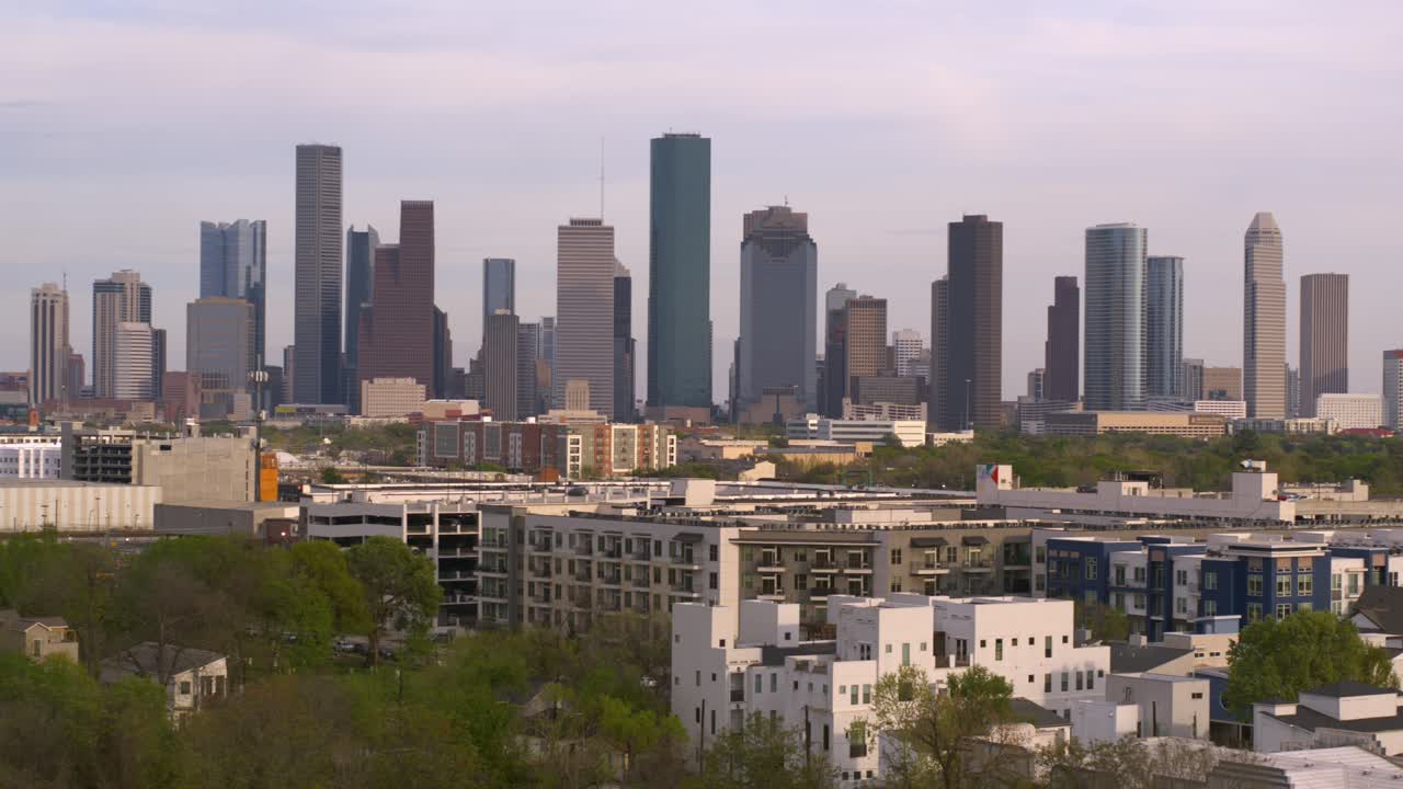 imagen de un avión no tripulado del centro de houston, texas