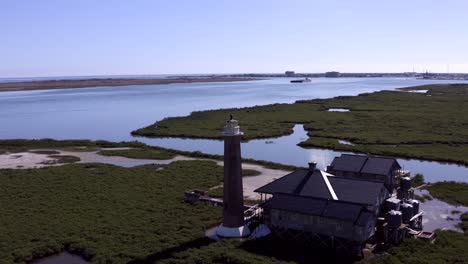 Schöner-Leuchtturm-In-Aransas-Pass,-Texas