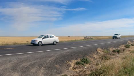 Verkehr-Auf-Einer-Autobahn-Im-östlichen-Bundesstaat-Central-Washington