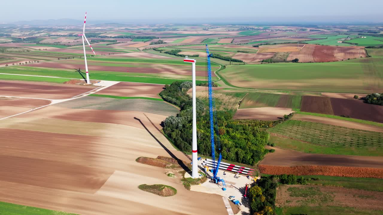 instalación de una turbina eólica en el parque eólico - retirada aérea