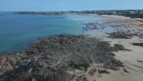 Saint-Malo-beach,-Brittany-in-France.-Aerial-backward