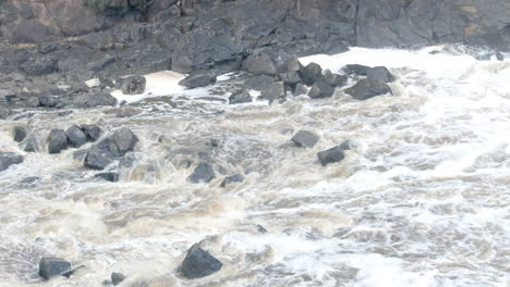 Water-rapids-of-South-Esk-River-through-Trevallyn-dam-in-Launceston,-Tasmania