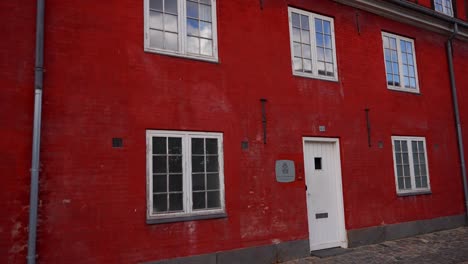 Red-military-buildings-located-at-Kastellet,-Copenhagen