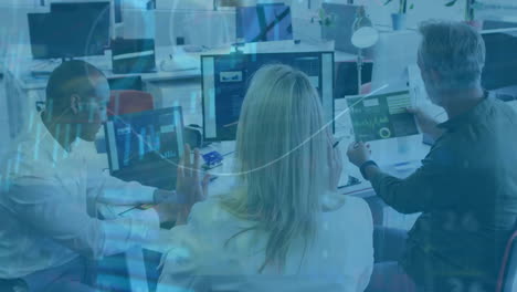 animación de procesamiento de datos y diagramas sobre diversas personas de negocios hablando en la oficina