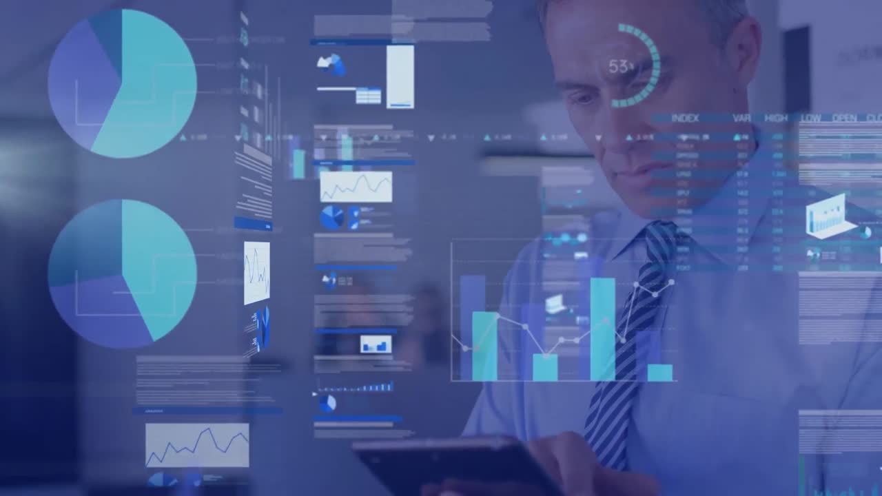 animación del procesamiento de datos financieros sobre el empresario caucásico