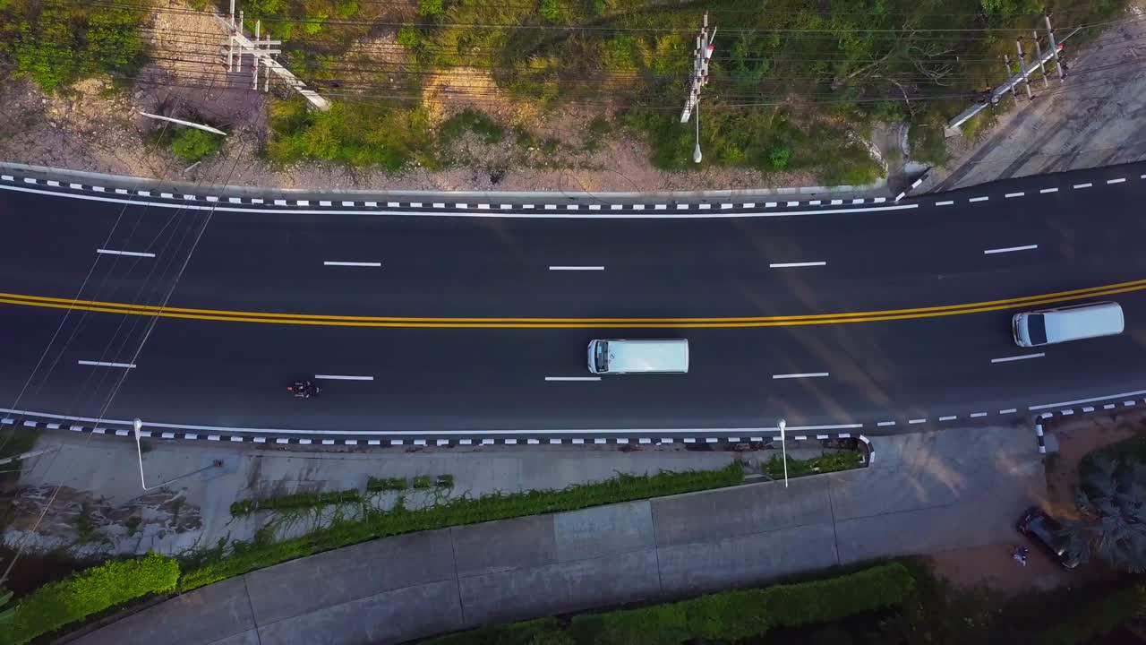 항공: 도로 위의 비행