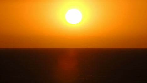 lapso de tiempo de puesta de sol sobre el océano 1