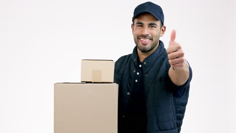 hombre feliz, caja y pulgares arriba en la entrega