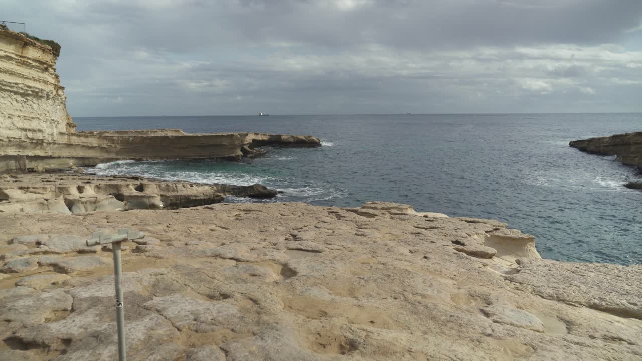 몰타 섬 남동쪽 마사슬로크 마을 근처에 위치한 성 베드로 수영장