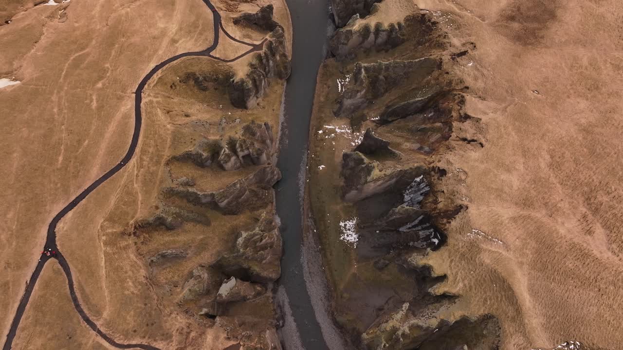 Fjaðrárgljúfur canyon’s winding river and cliffs near Kirkjubæjarklaustur. Iceland
