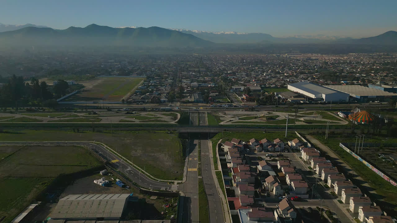 칠레 산티아고 파드레 후타도 시의 거리와 주택