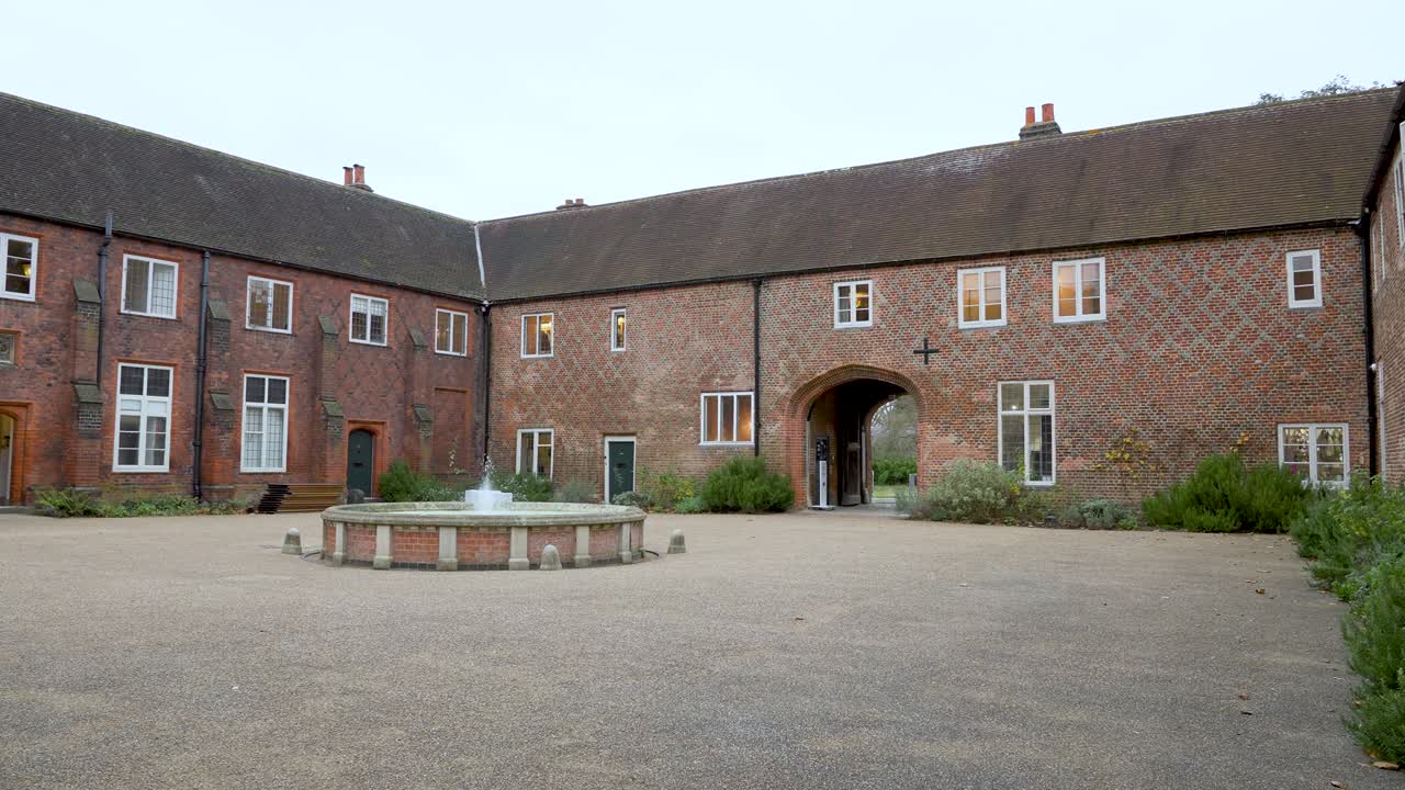 Enjoy peaceful greenery and historic charm in Fulham Palace’s courtyard, a hidden gem of English heritage in the heart of London.