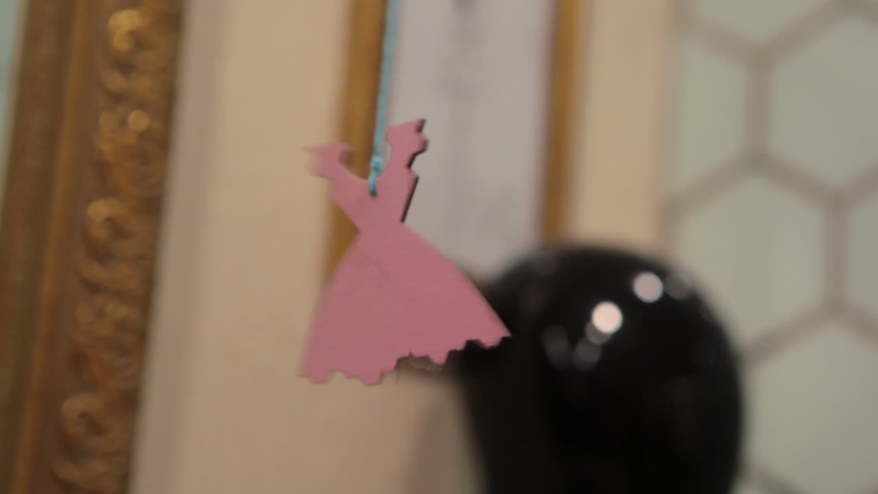 decoración de vestidos colgantes rosados