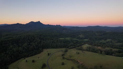 Mount-Warning-In-Der-Tweed-Range-In-New-South-Wales,-Australien-–-Luftaufnahme-Einer-Drohne