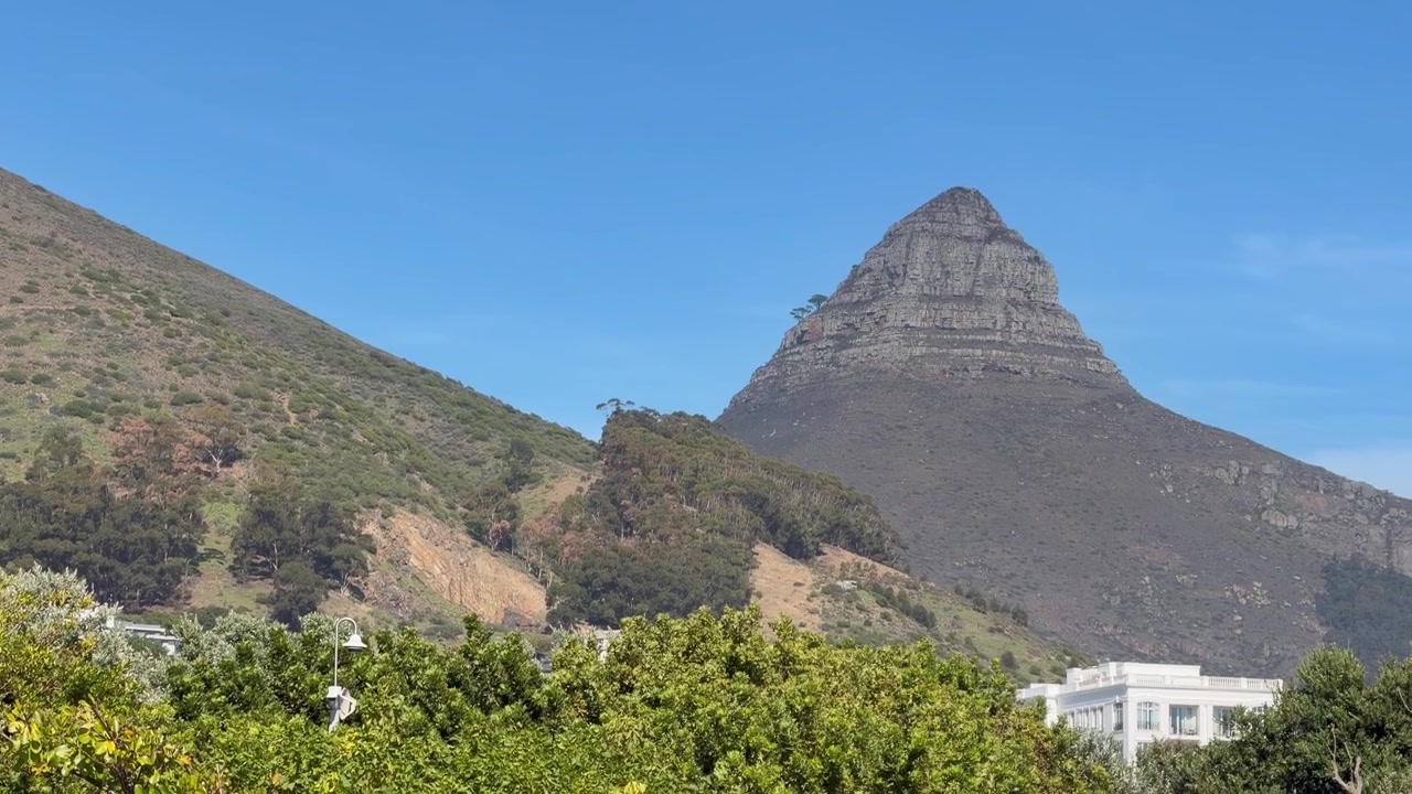 Fresnaye e Sea Point visti dall'Urban Park, con Lion's Head e Signal Hill sullo sfondo