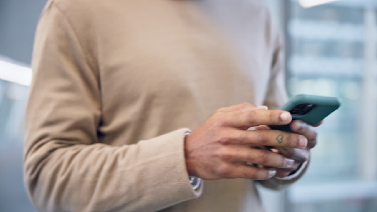 llamada telefónica, oficina y red de hombres de negocios