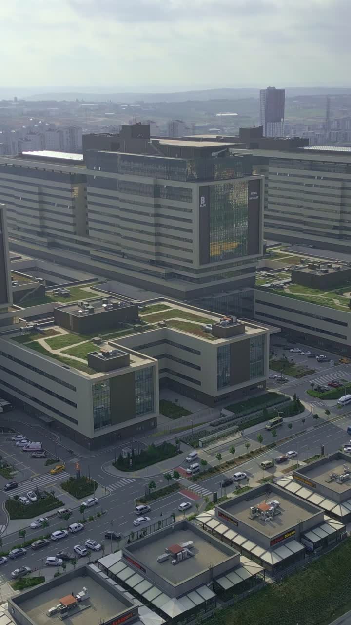 Filmato aereo con drone dell'ospedale statale di Istanbul Başakşehir Çam Sakura