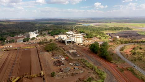 vista de drones de la planta de beneficio y extracción de niobio
