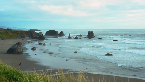 dramatic seascape and sea stacks at bandon beach, oregon