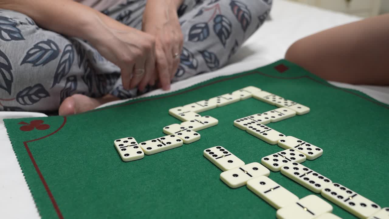 Giocare a domino