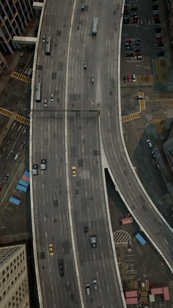 교통 이 있는 도시 고속도로 의 공중 사진