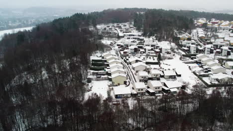 Starker-Winterschneefall,-Wetterlandschaft,-Drohnenansicht