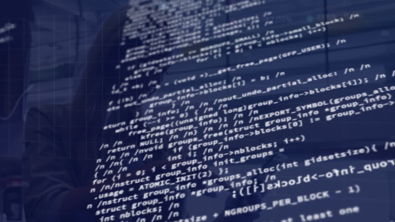 Animación del procesamiento de datos sobre un empresario que usa un smartphone