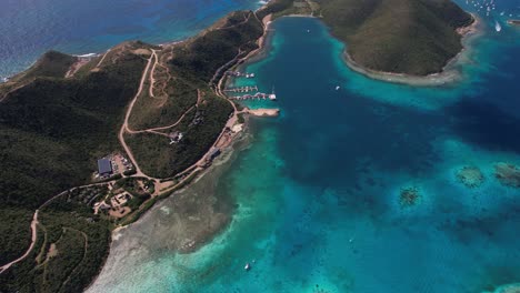 vista aérea de las islas vírgenes británicas, virgen gorda y arrecifes de coral de la bahía de nueces de aceite, disparo de drones